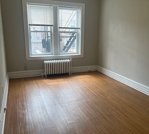 Living Room w/Ceiling Fan