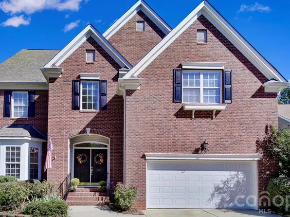 105 Coburn Ct, Fort Mill, SC 29715
