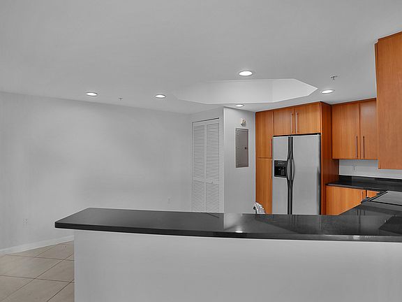 2nd image of 191 SE 20 Avenue #614