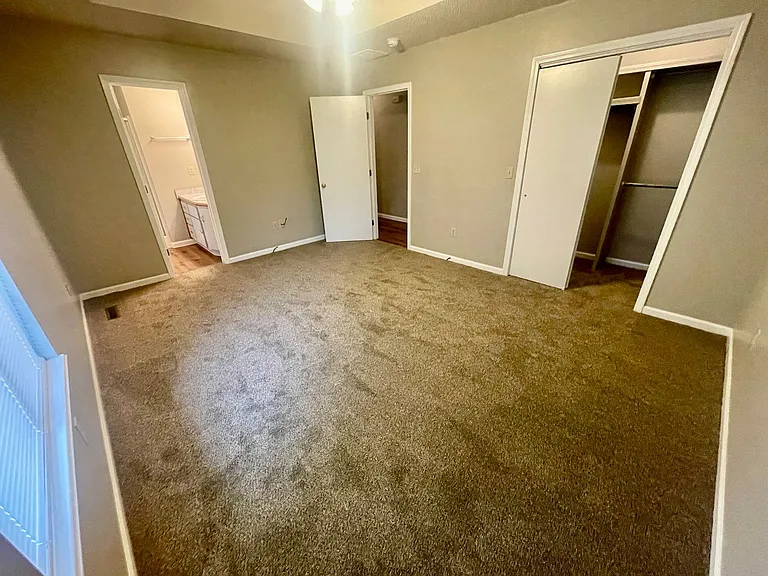 616 E Barbara Ct — Photo 16