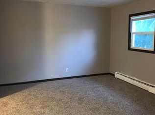 622 E Walnut St APT 2NE, Bloomington, IL 61701