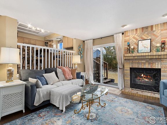 5th image of 820 Courtenay Cir