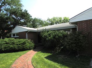 1335 Carlisle Pl, Deerfield, IL 60015