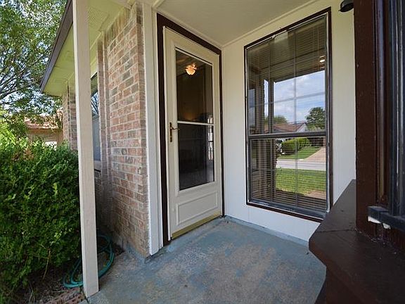 4th image of 2422 Wildbriar Dr