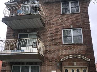 6146 167th St, Fresh Meadows, NY 11365