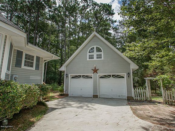 3rd image of 130 Country Club Drive SW
