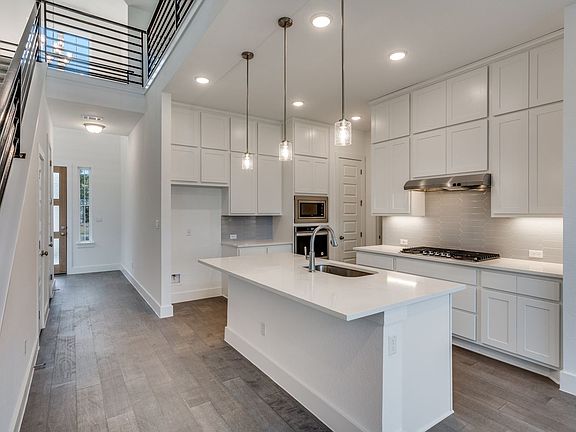 4th image of 1312 Salt Lick Dr