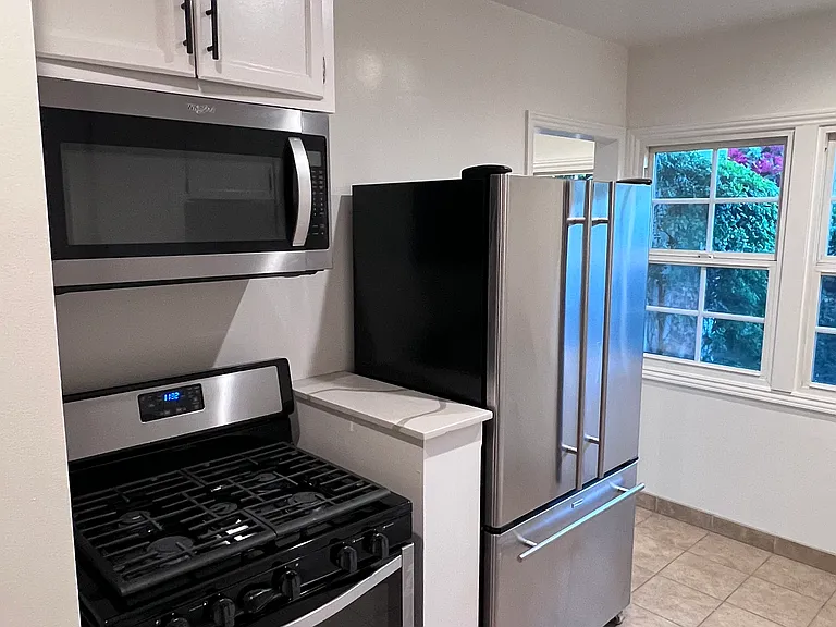 10650 Camarillo St #1 — Photo 10