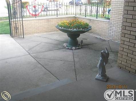 Courtyard.jpg