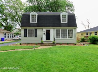 1418 E Evergreen St, Wheaton, IL 60187