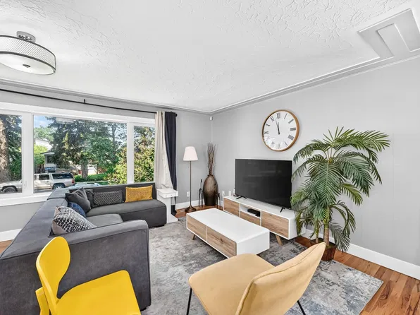 10139 74th St NW, Edmonton, AB T6A 2X8