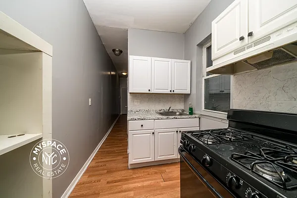 Rented by MySpaceNYC | media 4