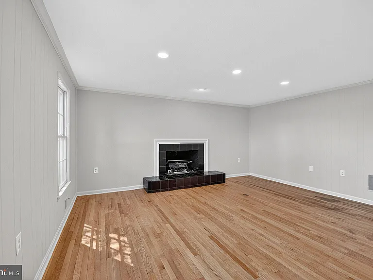 21733 Oatlands Rd — Photo 17