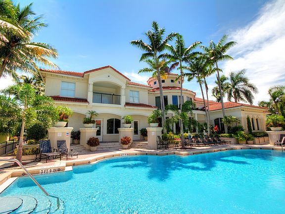  Pool & Clubhouse