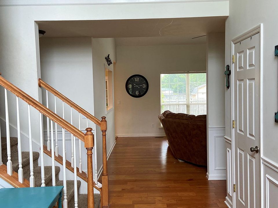 2nd image of 1706 Benjamin Dr