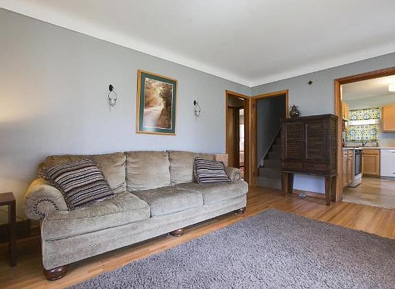 3rd image of 1645 Fremont Ave