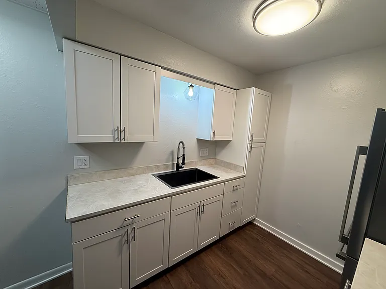 109 W Main St #9 — Photo 3