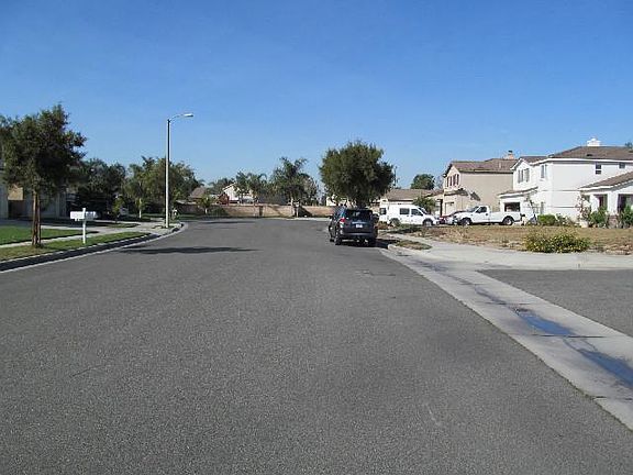 4th image of 2952 E Thoroughbred St