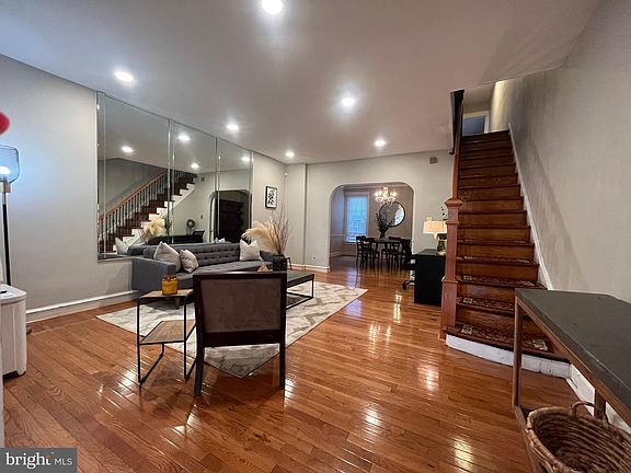 4th image of 5639 Woodcrest Ave