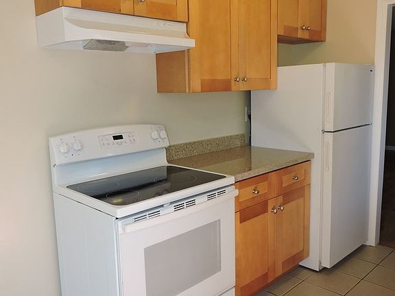 4th image of 1528 Hudson St APT 4