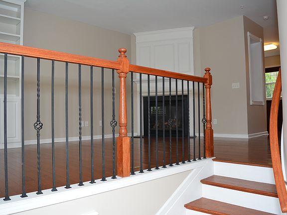 2nd image of 208 Balaban Cir