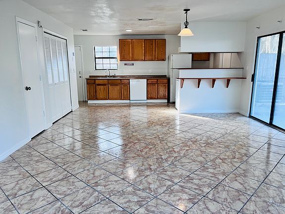 5th image of 506 Beechwood Ave