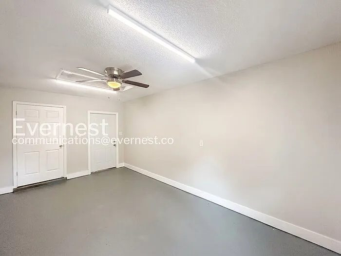 2912 Waverly Dr — Photo 17