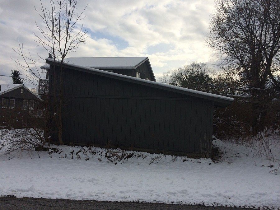 2nd image of 658 Lincoln Hill Rd