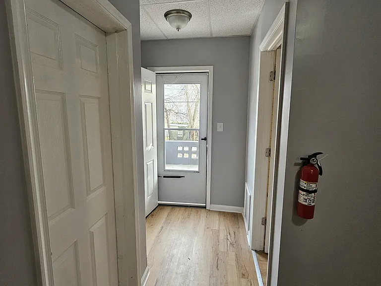 607 W 7th St #1 — Photo 7