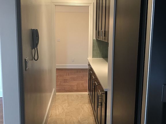 3rd image of 910 W End Ave APT 10F