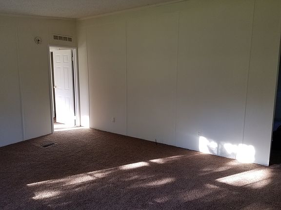 4th image of 128 Naomi Dr