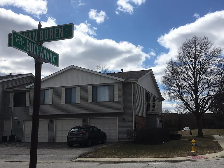 914 Van Buren Ct — Photo 43