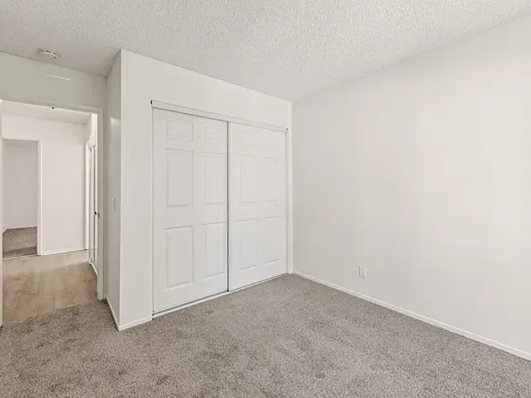 5252 Bishop St #8 — Photo 9