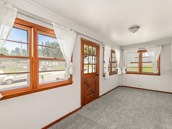 2nd image of 624 McKinley Ave
