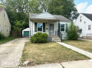 19138 Washtenaw St, Harper Woods, MI 48225