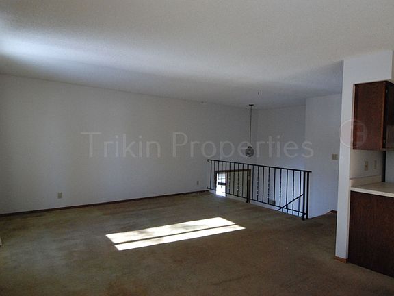 5th image of 1164 Sterling St N