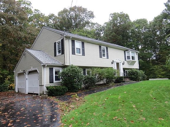 2nd image of 109 Rockland St