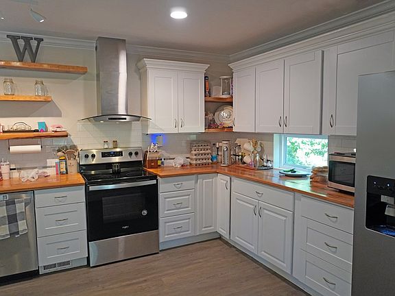 5th image of 120 Gould Dr