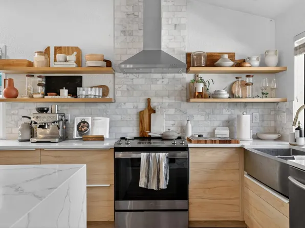 4951 Kurz Cir, Carmichael, CA 95608