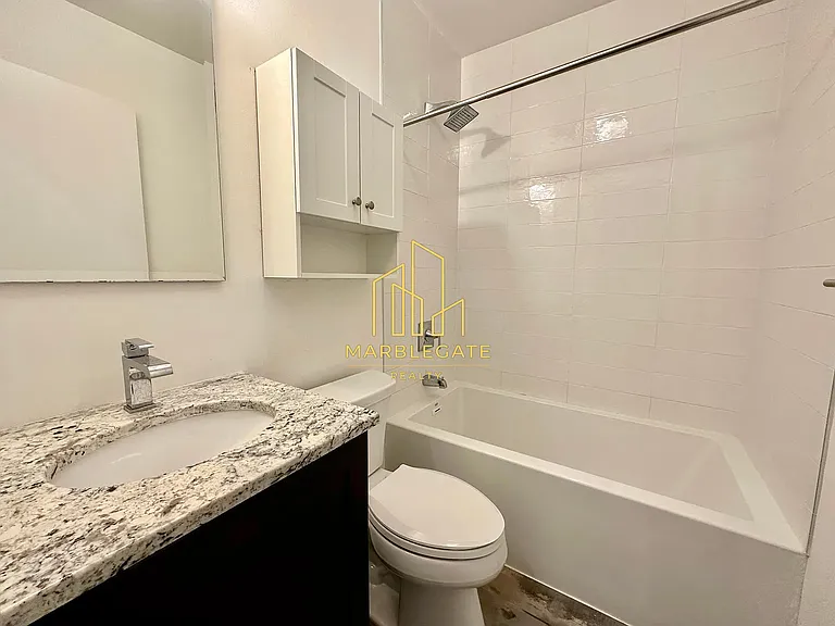 323 Park Ave #11 — Photo 11