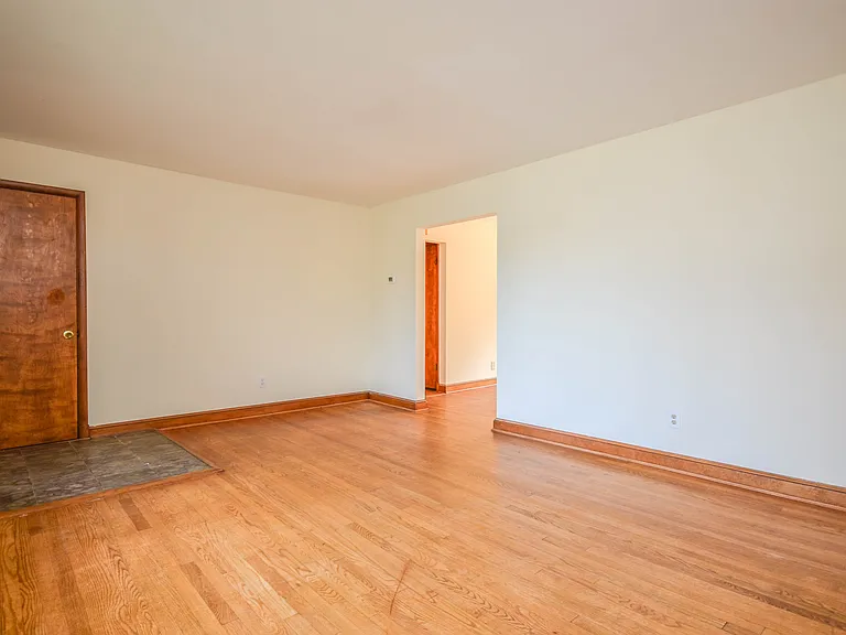 2034 Glen Ross Rd — Photo 4