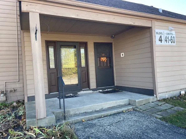 3321 Beacon St Unit 58, North Chicago, IL 60064