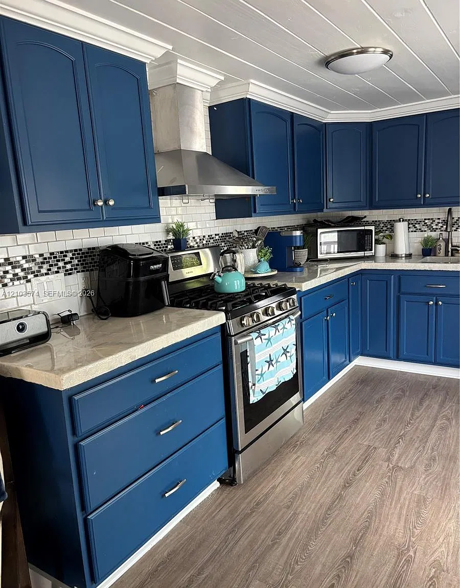 3 bed, 3.0 bath, $3,500 — Photo 1