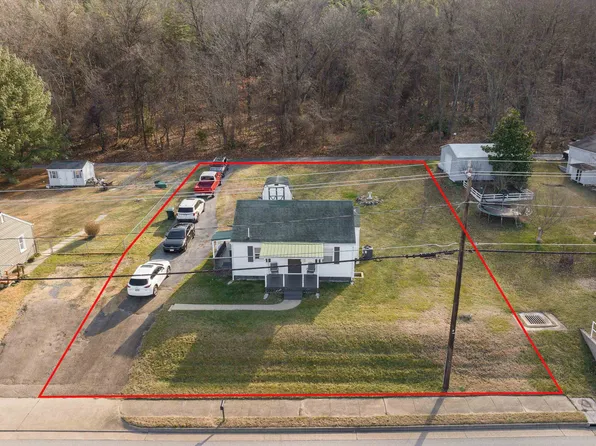 948 S Delphine Ave, Waynesboro, VA 22980