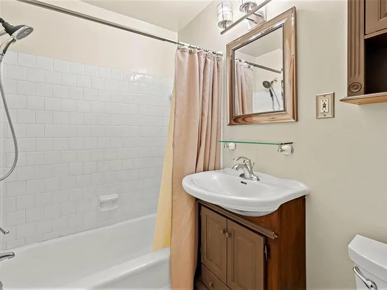 11 2nd St NE #304 — Photo 23