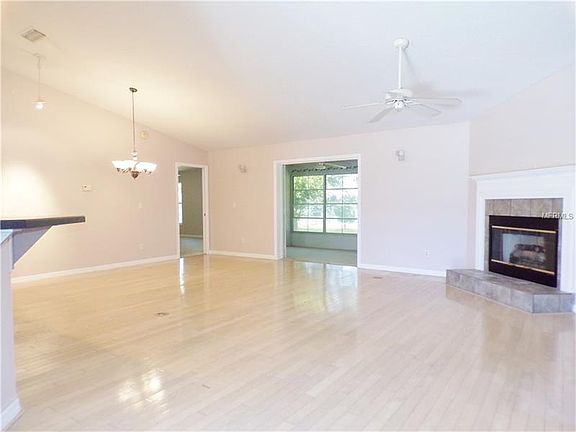 4th image of 21826 Prince William Ct
