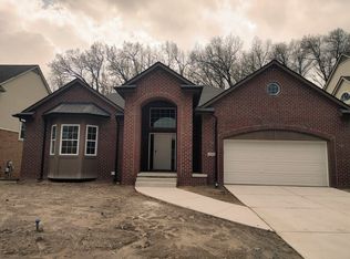 25823 Cove Creek Dr, Taylor, MI 48180