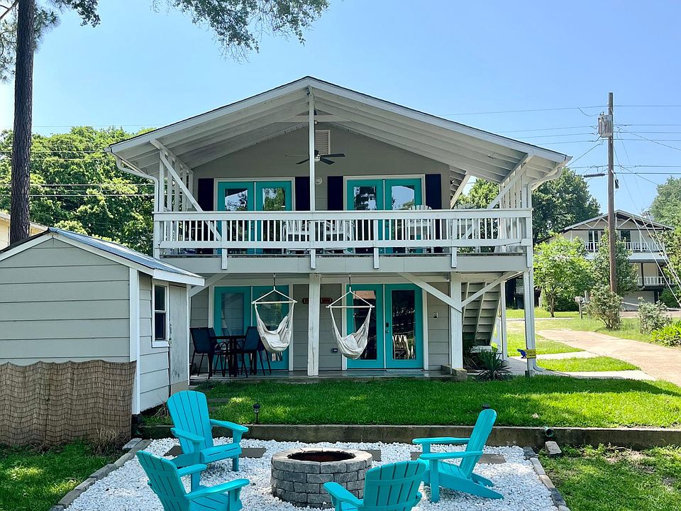 1st image of 216 Harbor Dr
