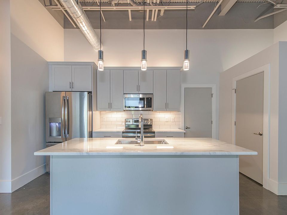 1st image of 480 Skain St