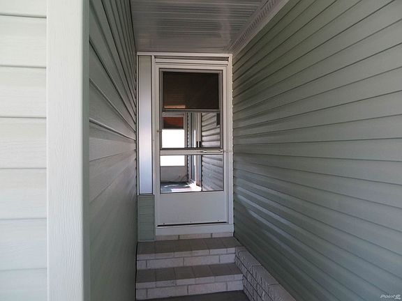 FLORIDA ROOM ENTRANCE